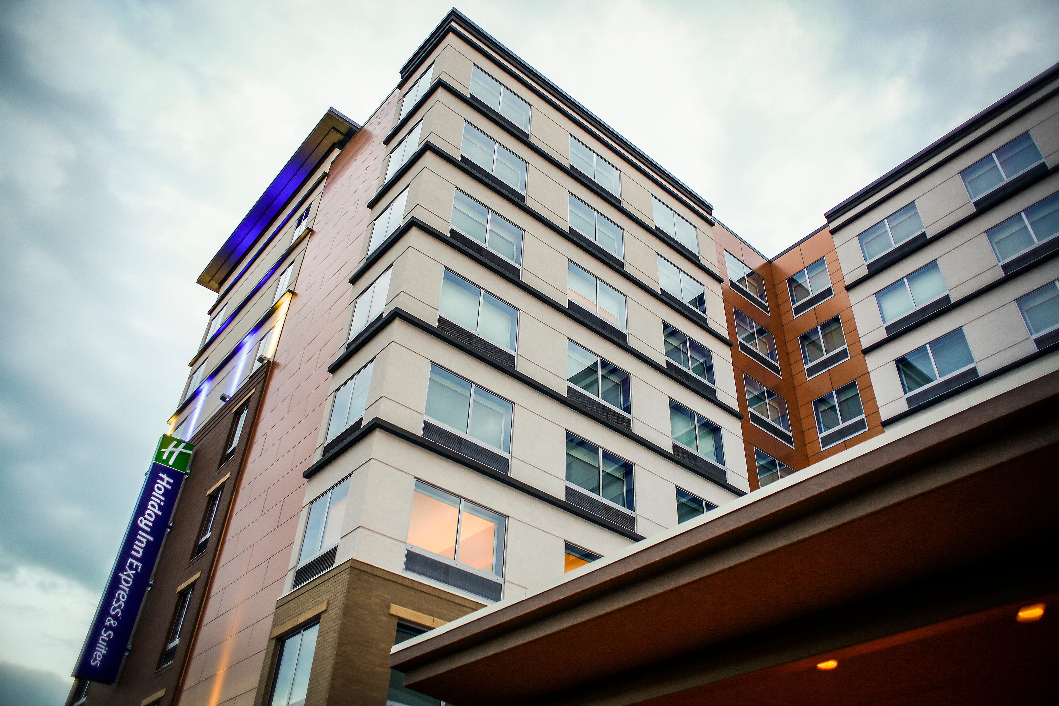 Holiday Inn Express & Suites Downtown Louisville By Ihg Exterior foto