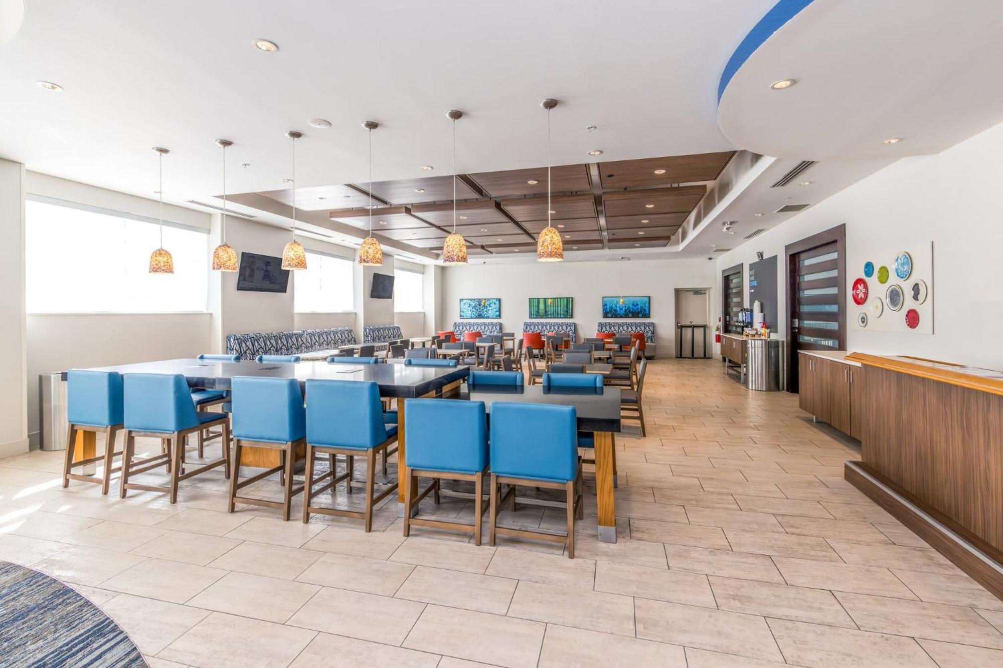 Holiday Inn Express & Suites Downtown Louisville By Ihg Exterior foto